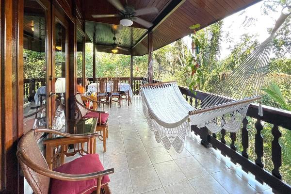 Amazing house 30 minutes from the city