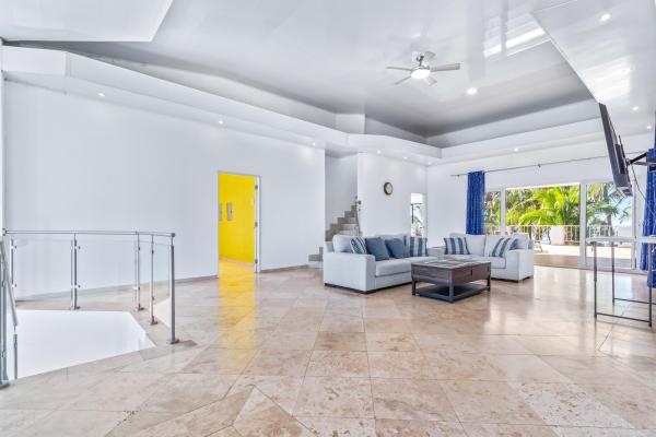 Beachfront estate on 1.5 hectares in playa nanzal