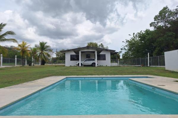 Casa con piscina y amplios espacios en coronado a dos cuadras de la playa
