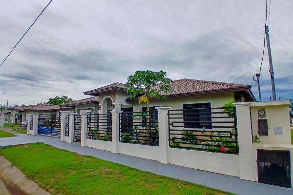 Casa de 3 dormitorios en venta en los algarrobos dolega