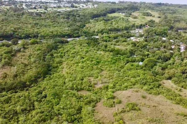 Finca close to beach in bijao