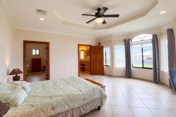 Casa de tres habitaciones en venta en alto boquete
