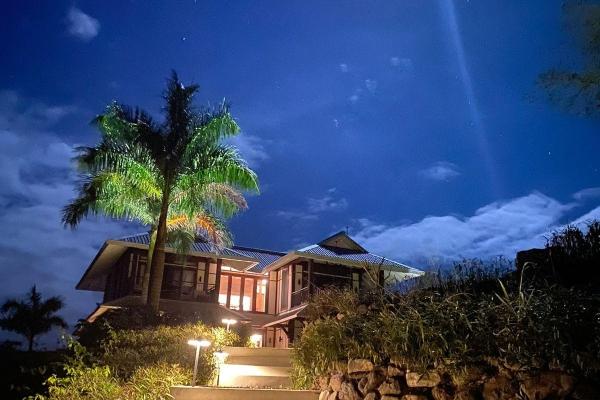 Luxurious beach house in canas