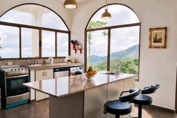 Se vende impresionante casa con vistas al mar en altos del maría