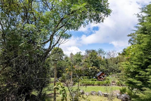 Casa de campo en las tierras altas con 2 hectáreas en volcán