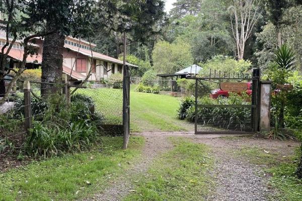 Beautiful park property in high-altitude location