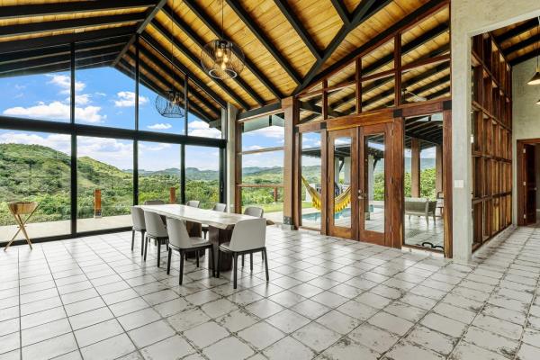 Santa fe high-quality mountain house with pool