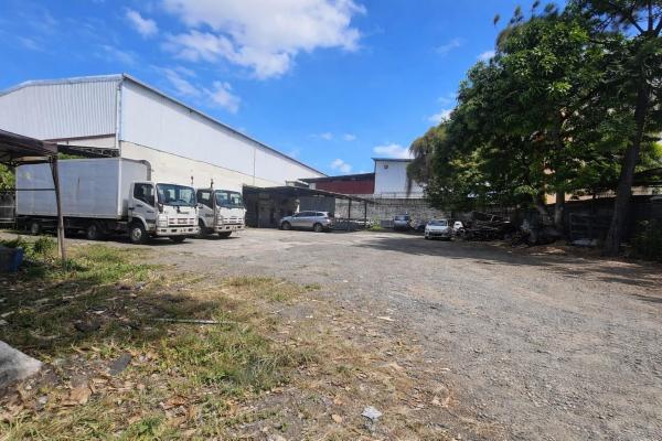 Prime commercial land for high traffic brands