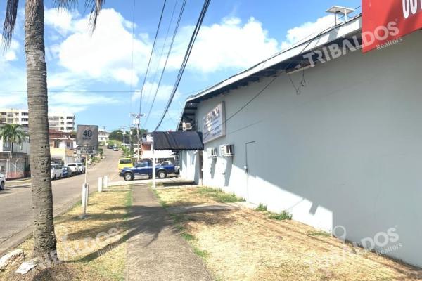 Venta de plaza comercial en ph plaza fernand betania