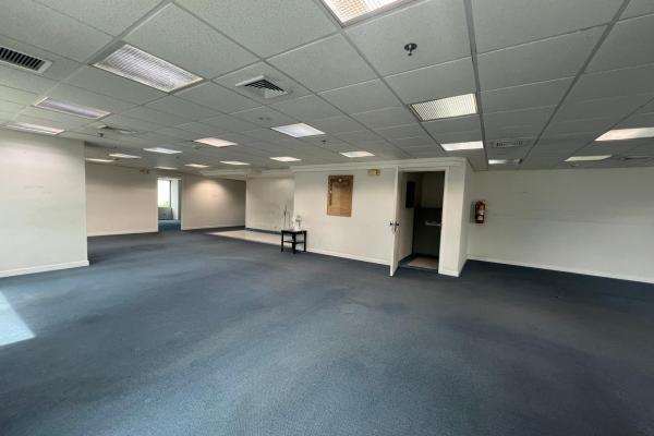 Commercial office for sale at the wtc in marbella.