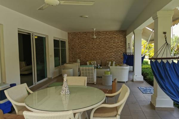 Bijao beach club & residences