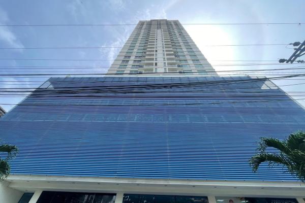Se alquila apartamento super moderno y espectacular en el carmen