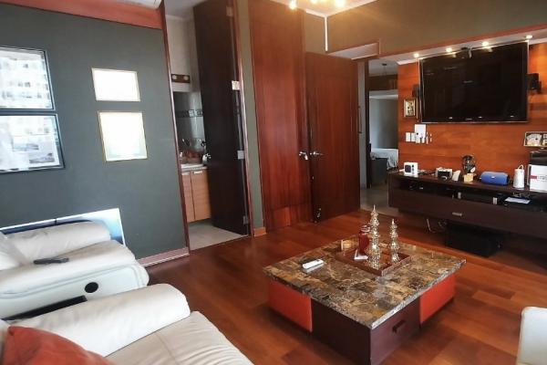 Sale of apartment in aqualina building