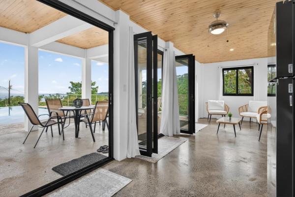 Turnkey ocean-view luxury villa in sea view hills