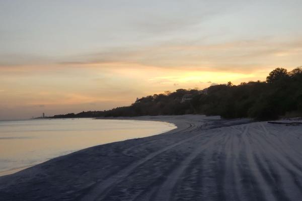 Se vende globo de terreno con acceso privado a playa solymar, bijao