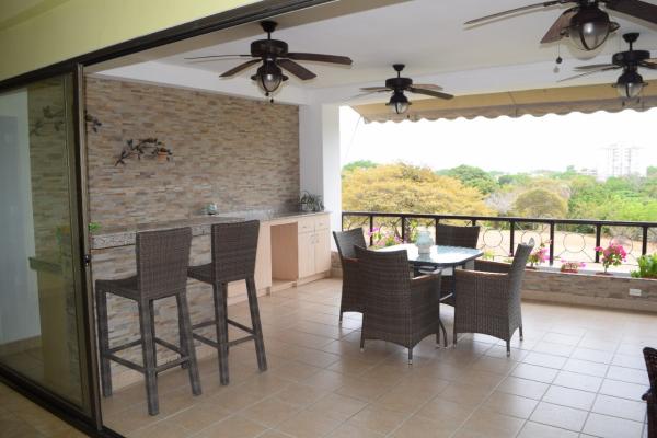 Venta de apartamento en punta barco resort