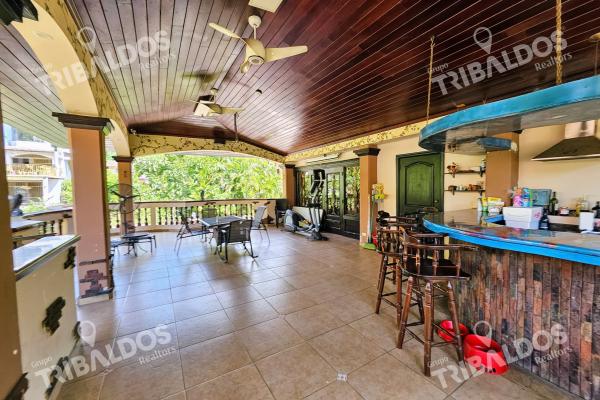 Venta de amplia casa en albrook