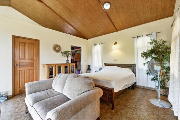 Potrerillos village home with studio apartment