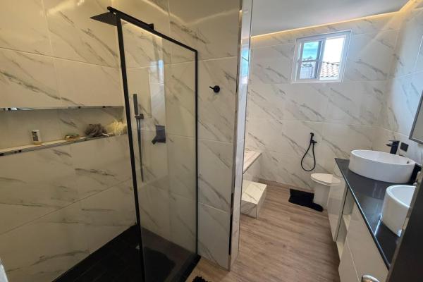House for sale in villa valencia, south coast