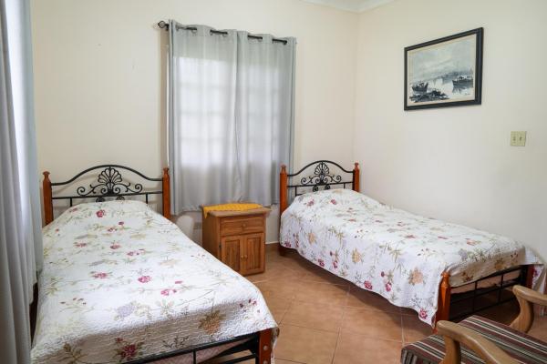 La casa de tus sueños con un amplio terreno en boquerón