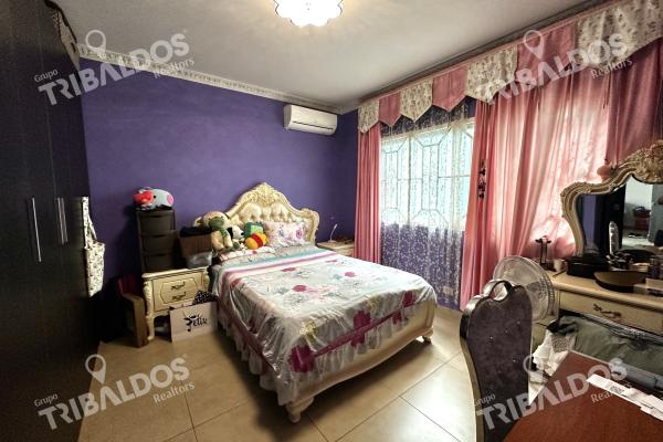 Venta de casa en dorado village en condado del rey