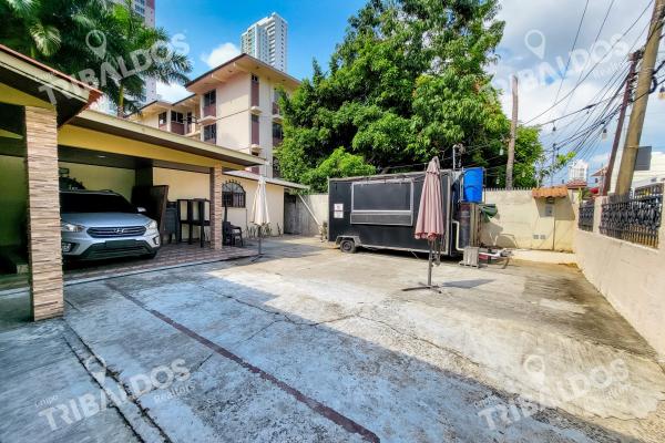 Venta de terreno con casa en coco del mar