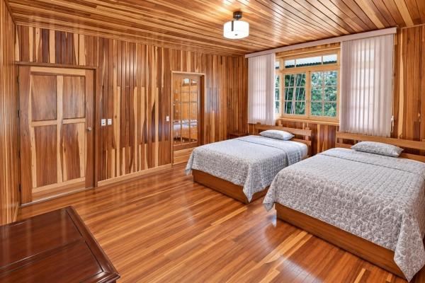Finca frente al río bambito en venta | volcán panamá