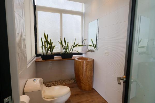 Two-level oceanfront condo in coco del mar