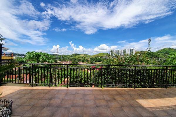 Venta de casa en altos de panamá condado del rey