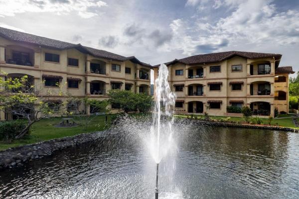 Condominio exclusivo en el tercer piso en valle escondido boquete