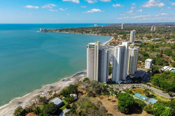 Apartamento frente al mar en playa serena nueva gorgona panamá