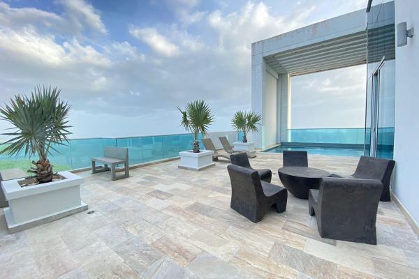 Penthouse with private pool - vitri