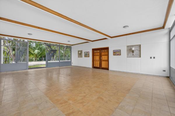 Resort-ready estate in hermosa bay boca chica