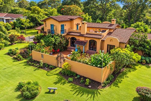 Mexican-inspired home in palo alto boquete