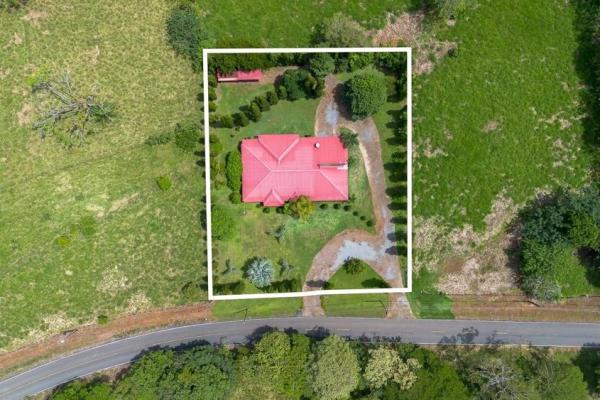 4-bedroom hacienda-style home in david