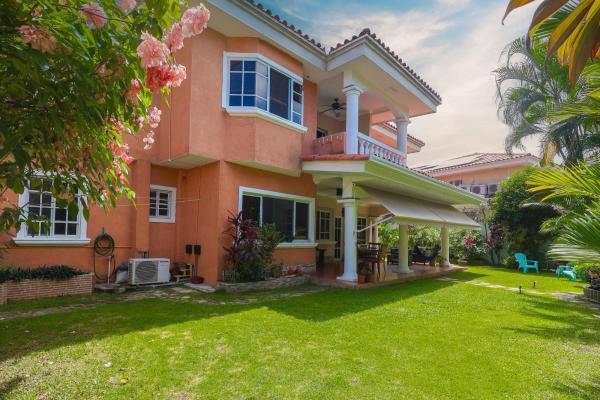 House for sale in palmeras del este costa del este