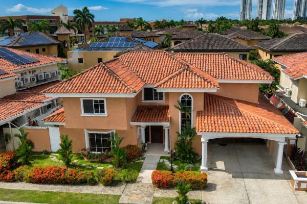 Single-family home for sale in costa del este