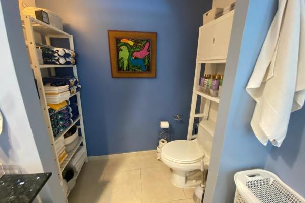 Apartamento frente al mar en coronado bay: dos estudios fusionados