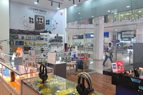 Venta de local comercial con mezzanine en los andes mall