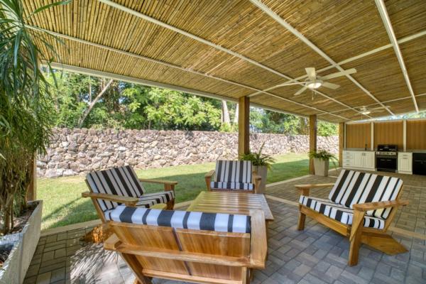 Casa con piscina de agua salada en dolega panamá