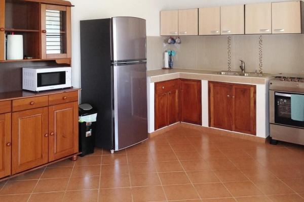 Casa en pedasí con área independiente para huéspedes