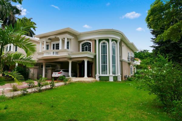 Single family house in llanos de curundu, ancon