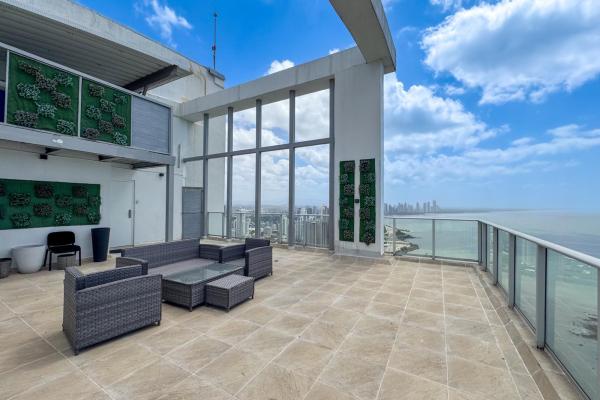 Luxury penthouse in panama city panama