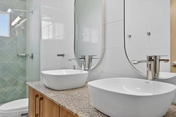 Casa moderna con vista al mar en andromeda estates pedasi