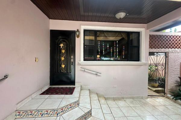 Se vende casa en hato pintado, pueblo nuevo