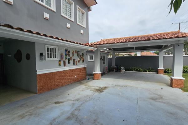 House in coronado with pool and 1000m2 land