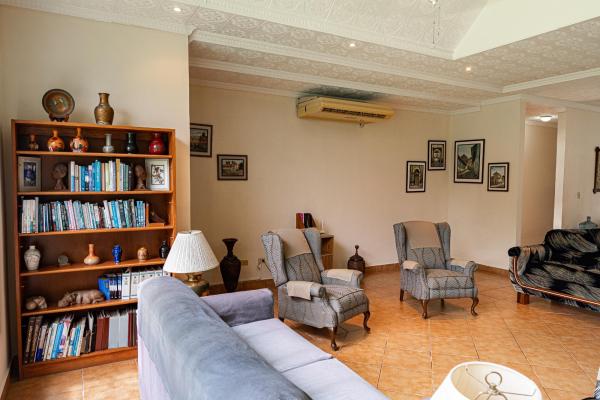 La casa de tus sueños con un amplio terreno en boquerón