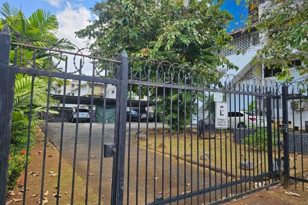 Building for sale near via brazil