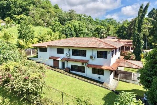 Gran propiedad con 2 residencias independientes en las cumbres