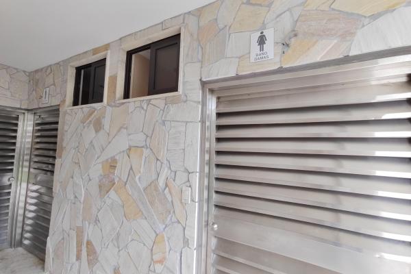 Vendo townhome en embassy club para inversionistas. generando renta.